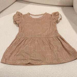 NWNT Pumpkin Print Kids Dress in Tan